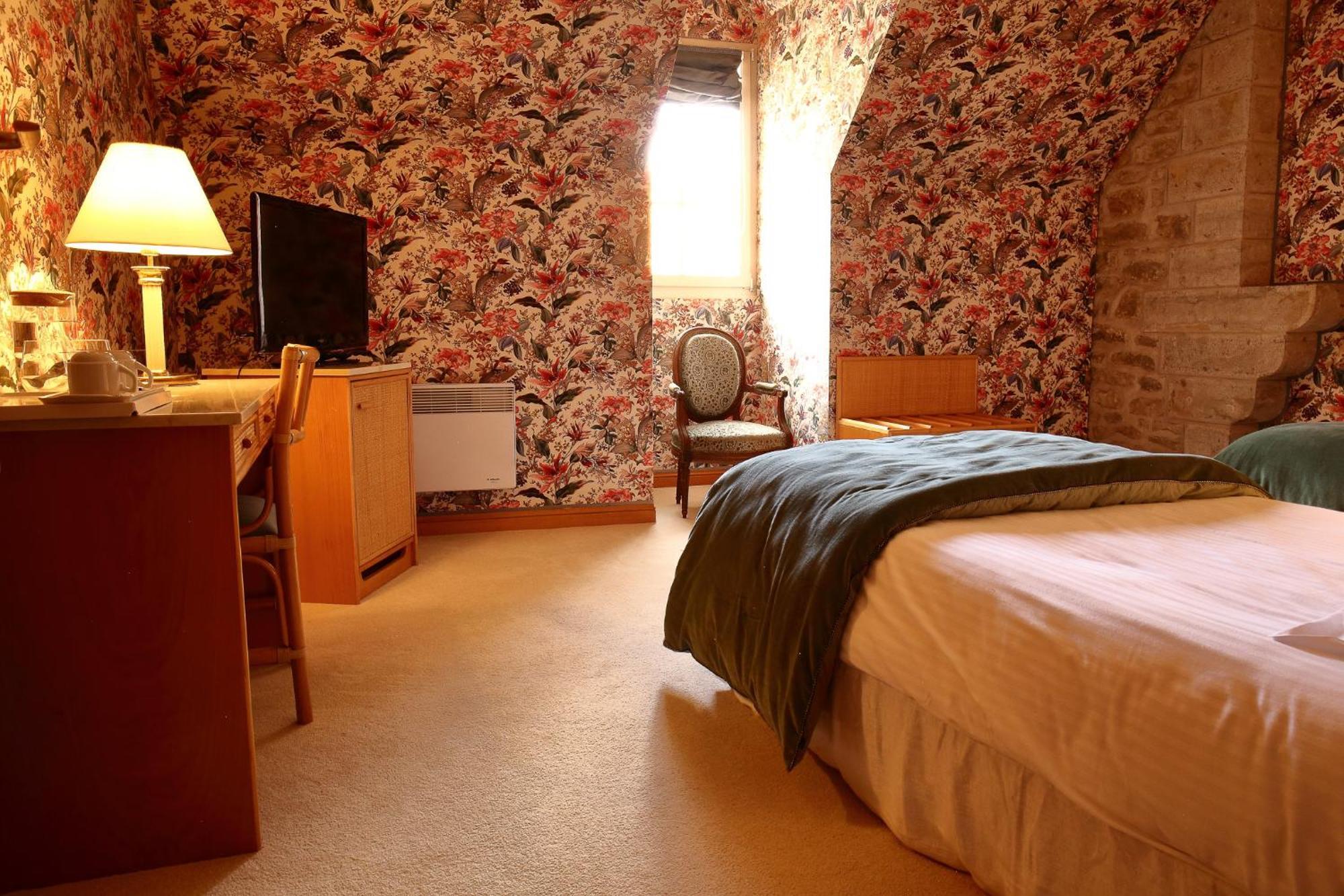 Chateau De Bournel Hotel 4*